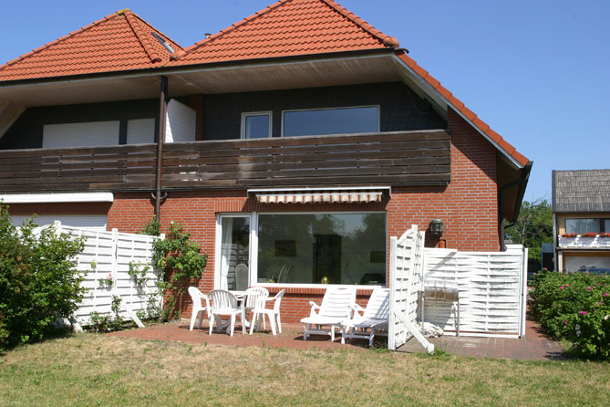 Terrasse und Garten der Ferienwohnung